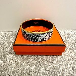 Hermes 22mm gold and enamel bangle